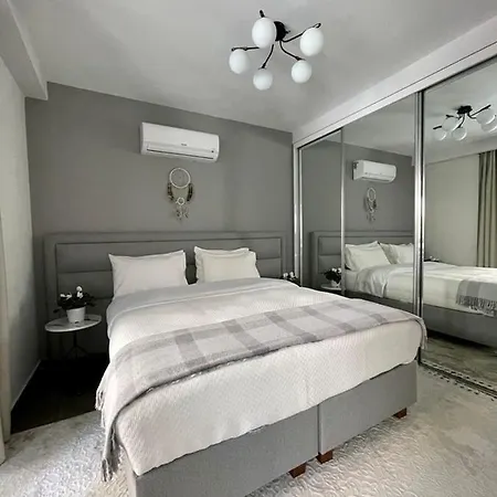 Cozy Near Cleopatra Beach Apartment